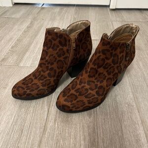 Leopard print bootie size 7 Style and Company